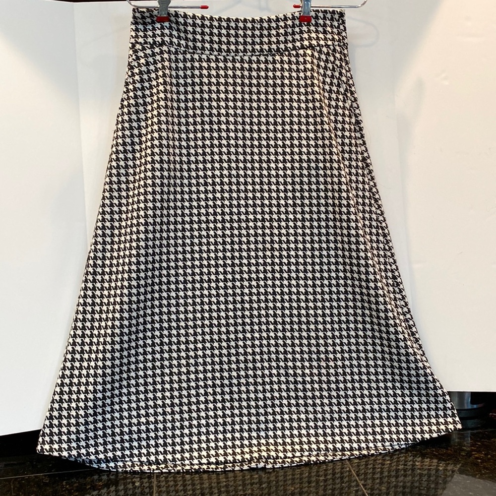 CAbi Houndstooth Skirt